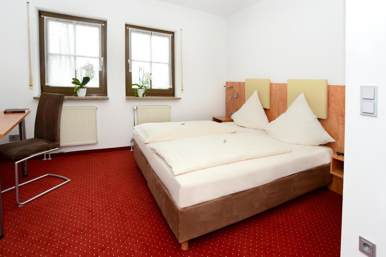 Hotel Jaegerhof Roth  Kültér fotó