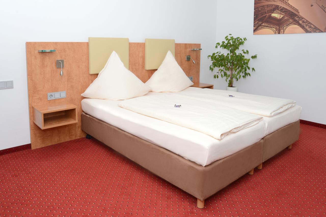Hotel Jaegerhof Roth  Kültér fotó